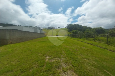 Terreno a venda no condominio Santa Isabel