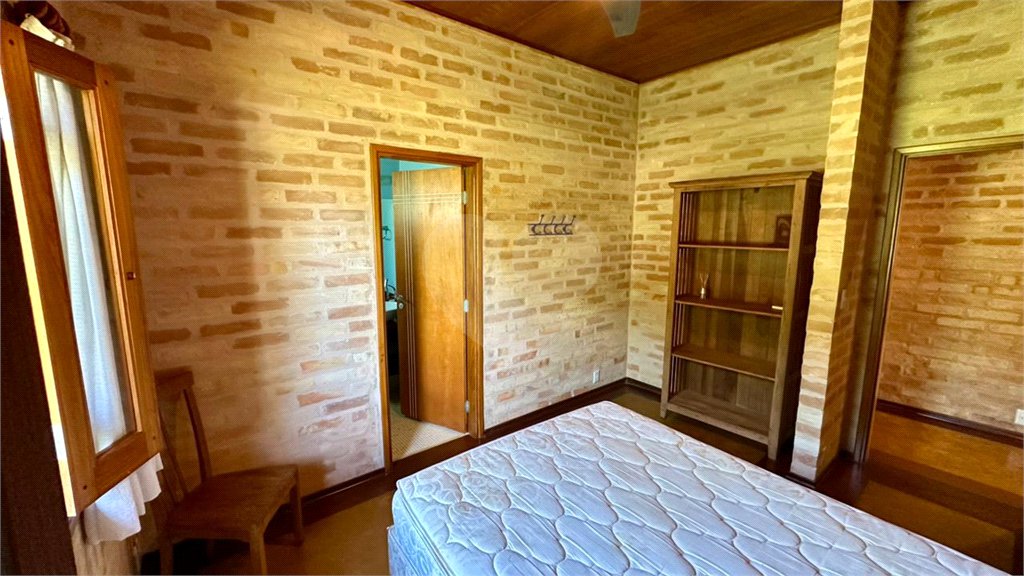 Casa para venda no Condomínio Vivenda do Broa.