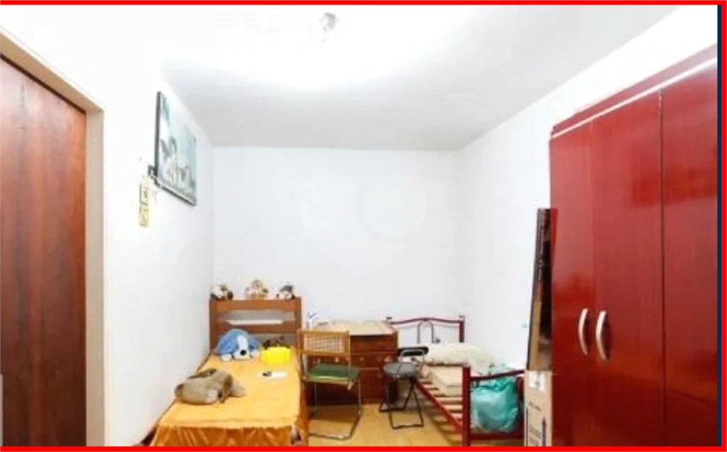 Sobrado com 3 Quartos e 4 banheiros à Venda, Venha fazer uma visita.