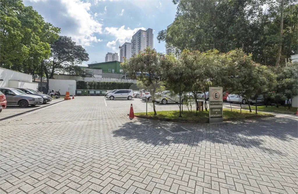 Apartamento à venda com 3 quartos, sendo 1 suíte, em Parque Reboucas, São Paulo, SP