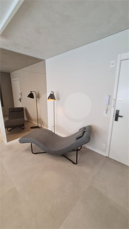 Apartamento com 2 dormitórios e uma suíte, mobilíado no Ibirapuera.