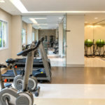 Apartamento de 130 m² no Jardim do Mar, com 3 suítes, 4 banheiros, varanda gourmet, 2 vagas e condomínio completo com piscina aquecida e lazer.