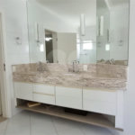 Lindo sobrado com 4 suites e piscina à venda, 365m², por R$ 2.450.000,00 no condomínio Villa Suiça, em Indaiatuba/SP.