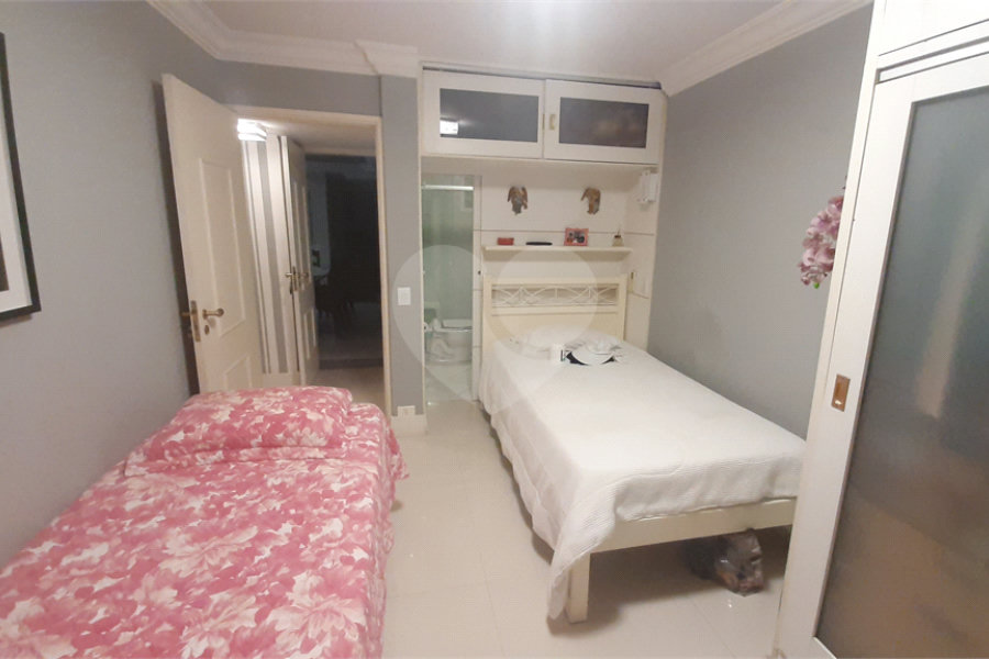 Apartamento a venda em Perdizes, 3 dormitórios, sendo 2 suítes e 2 vagas de garagem