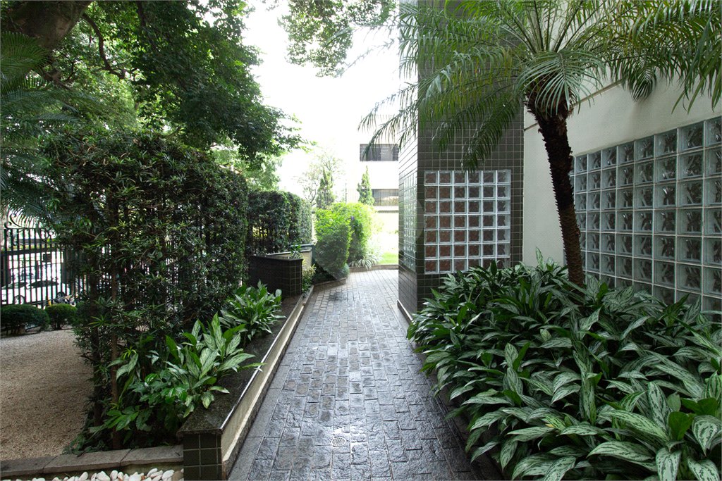 Apartamento a venda no Campo Belo, 192 M², 3 suites, 3 vagas, lazer e próximo ao metrô