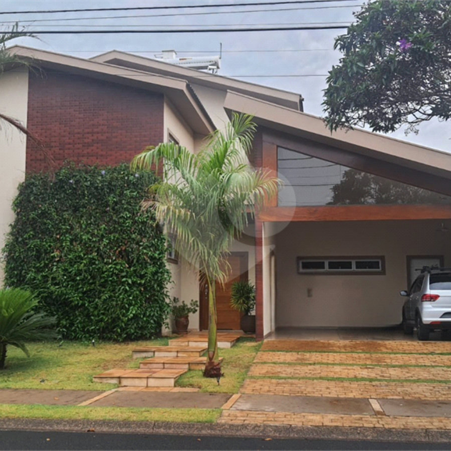 Casa no condomínio Damha II á venda!