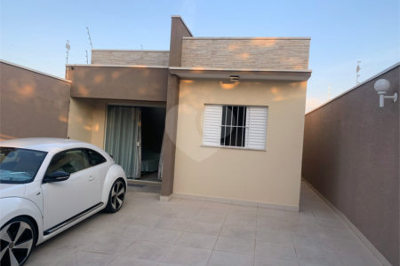 Linda casa Mobiliada e com piscina - Nova Cerejeiras - Atibaia