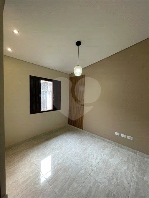 Casa para alugar com 3 quartos, sendo 1 suíte, no condomínio Florenz, Mogi das Cruzes - SP