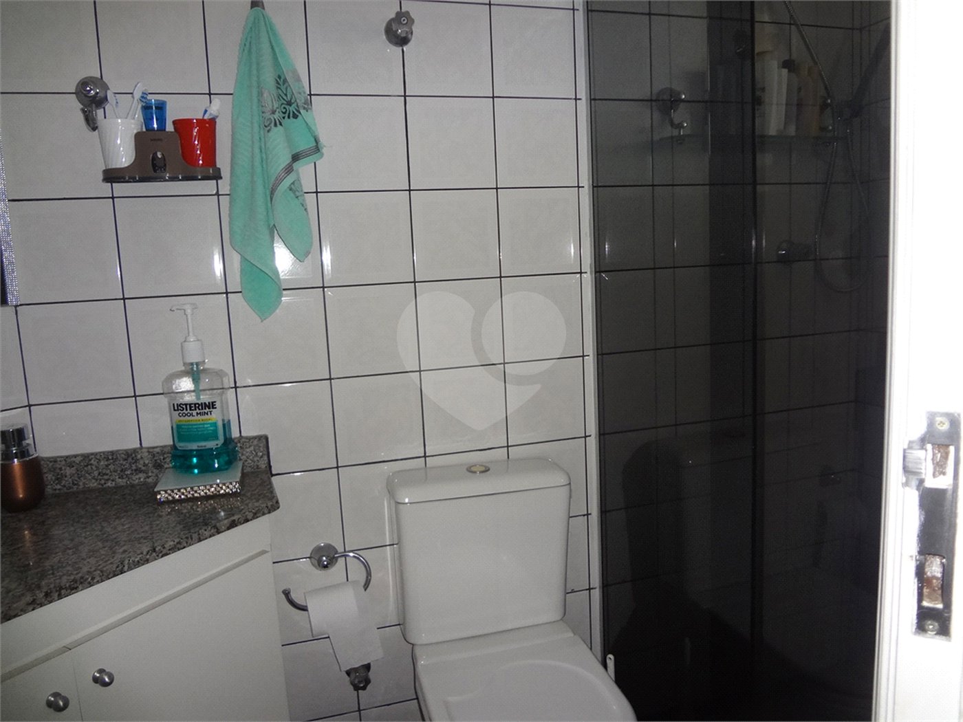 COBERTURA COM PISCINA E CHURRASQUEIRA NA CASA VERDE.