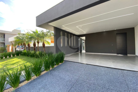 Casa à Venda no Condomínio Damha II