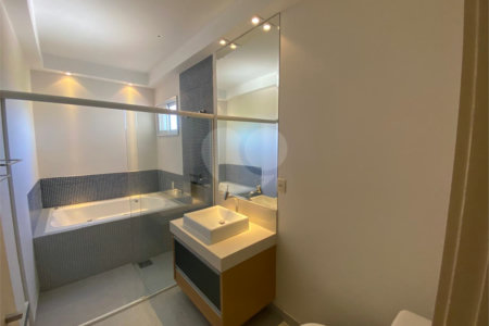 Casa á venda condomínio Damha I