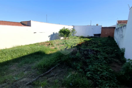 Terreno à Venda em São Carlos, no bairro Nossa Senhora de Fátima