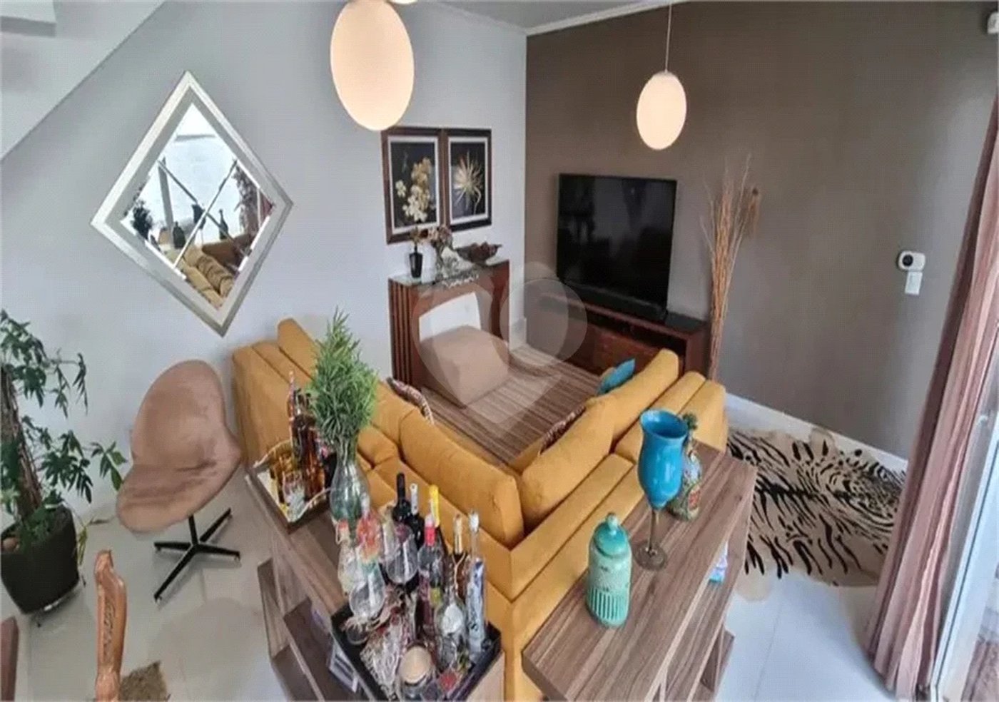 SOBRADO MOBILIADO DE 199,0 M² COM 02 SUITES, 04 VAGAS E PISCINA PARA VENDA NO JARDIM VIRGINIA BIANCA