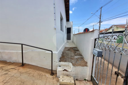 Casa térrea a venda na Vila Lutfalla