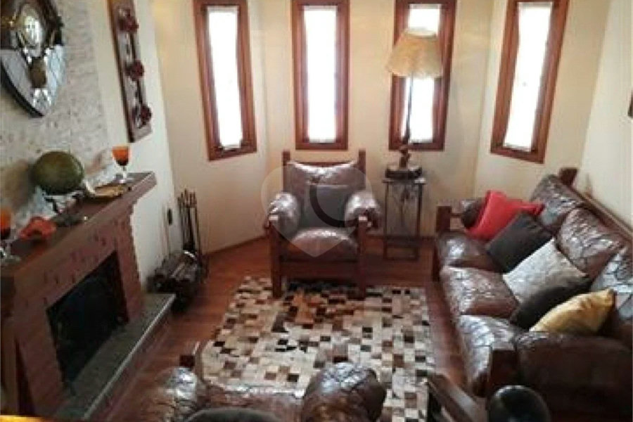 Casa à venda com 3 suítes em Estância Santa Maria do Laranjal, Atibaia, SP