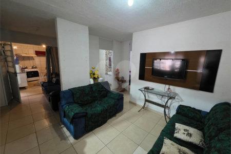 Casa com edícula no Abdelnur.
