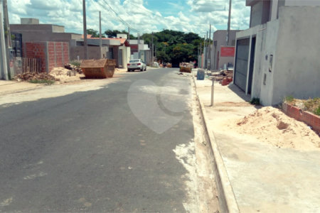 Terreno com 160,00 m² de área total.