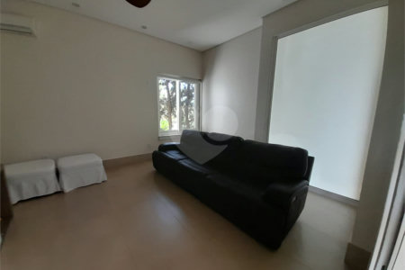Casa à Venda no Condomínio Damha III – Elegância e Conforto para sua Família