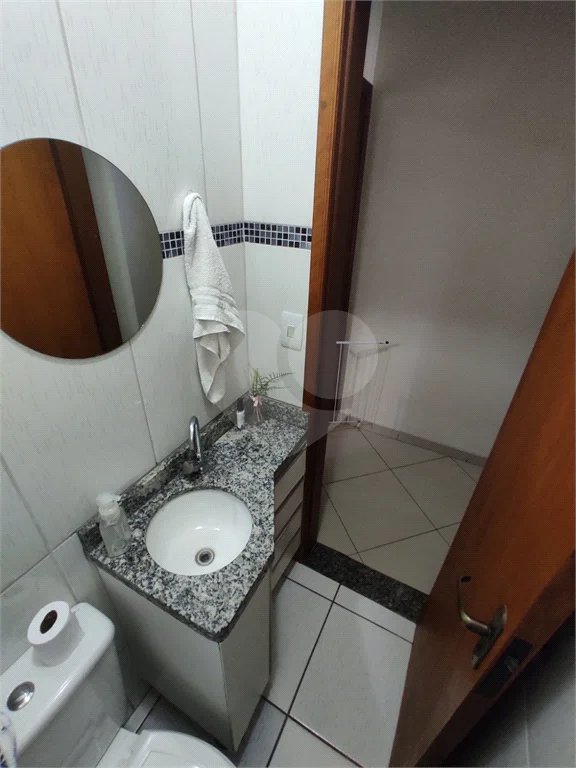 Sensacional sobrado c/ quintal e 3 dorms enormes com varanda! 12 min andando p/o metrô P Inglesa!
