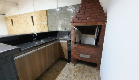 Casa à venda com 3 quartos, sendo 1 suíte, no condomínio Residencial Jardins, São Bernardo do Campo - SP