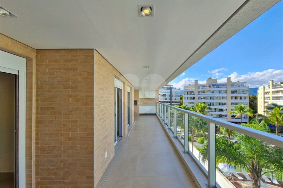 Apartamento à venda com 3 quartos, sendo 1 suíte,  em Riviera de São Lourenço, Bertioga, SP