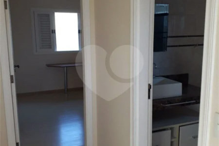 Sobrado à venda com 3 quartos, sendo 1 suíte,  em Condomínio Residencial Terras do Caribe, Valinhos, SP