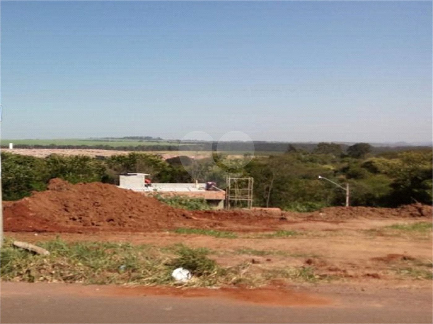 Terreno com 404,00 m² de área