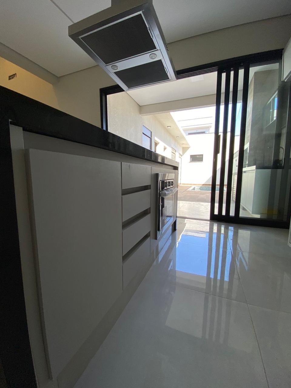 Casa à venda com 3 quartos, sendo 1 suíte, no condomínio Terras da Estancia, Paulínia- SP