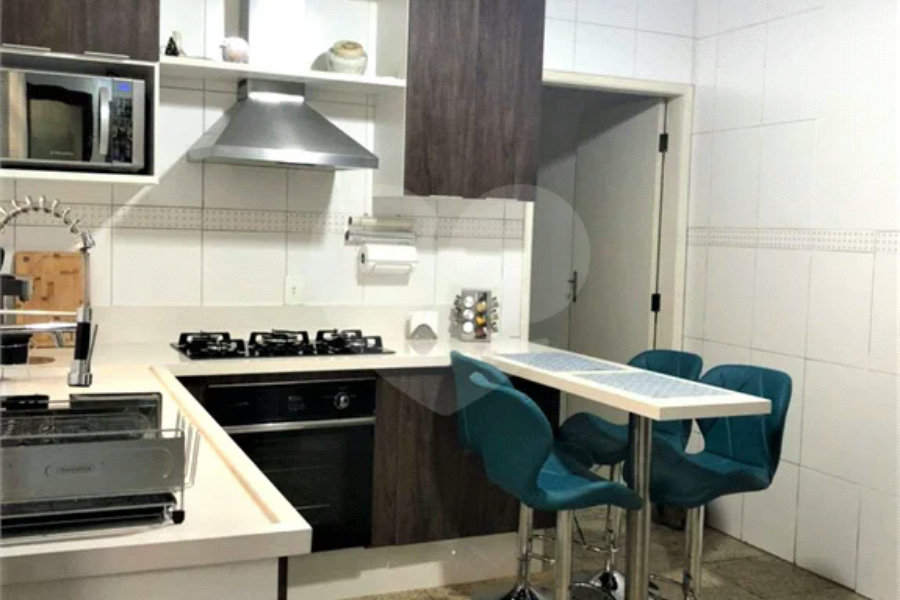Sobrado à venda com 4 quartos, sendo 1 suíte, em Vila Prudente, São Paulo, SP