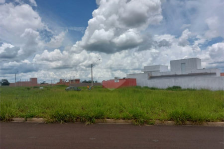 Terreno para venda no Residencial Arcoville.