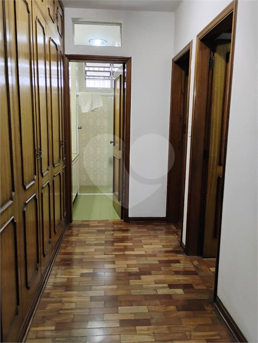 Espaçosa casa à venda na Vila Mascote