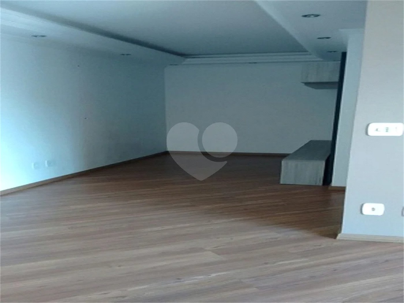 Apartamento à venda, com 1 quarto, armários, varanda, 1 vaga no Jaraguá em São Paulo