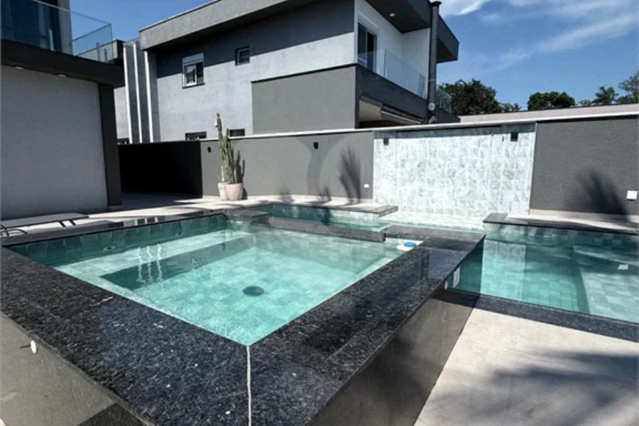 Casa à venda com 7 quartos, sendo 6 suítes, em Morada da Praia, Bertioga, SP