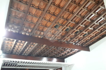 Casa térrea no Jardim Hikari para venda.