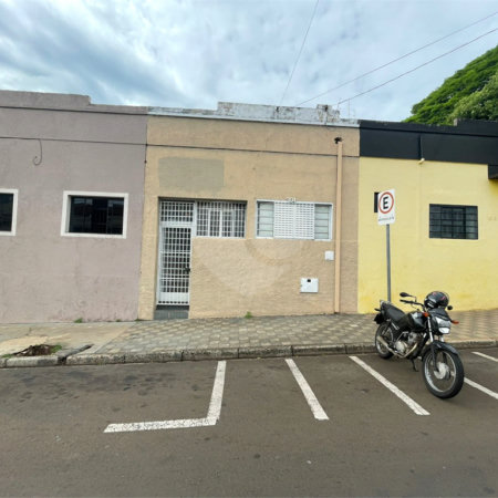 Casa comercio dispondo para venda ou locação no Centro,