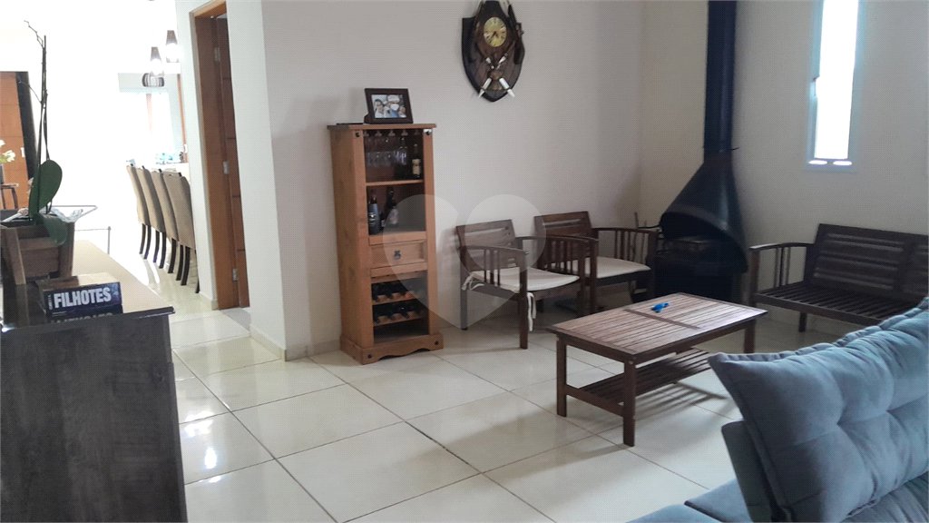 Chácara em Área Rural de Piracaia, com casa principal + 4 kitnets alugadas, excelente localização