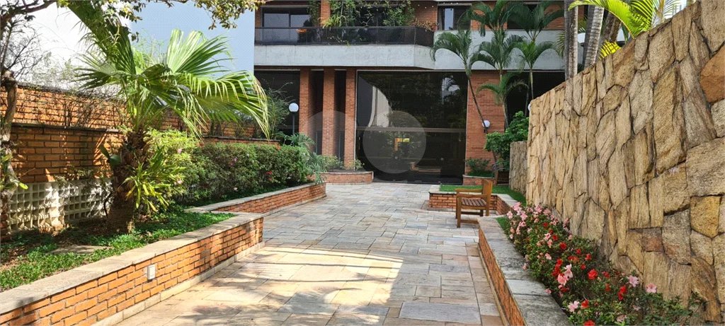 Apartamento à venda no Campo Belo com 110m², 03 dormitórios sendo 01 suite, 2 vagas - São Paulo/S
