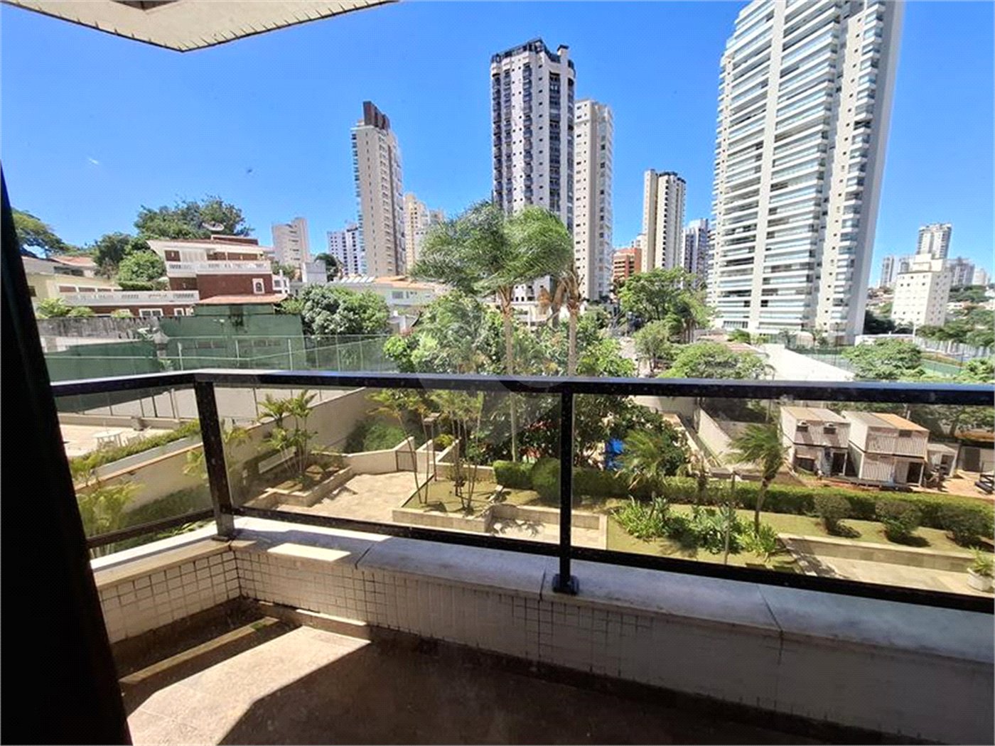 Apartamento, a venda, com 300m² de área privativa, 4 suítes, 4 vagas - Santana / SP