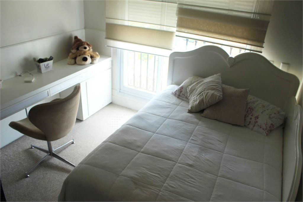 Apartamento na Vila Mariana com 5 dormitórios 04 suítes à venda