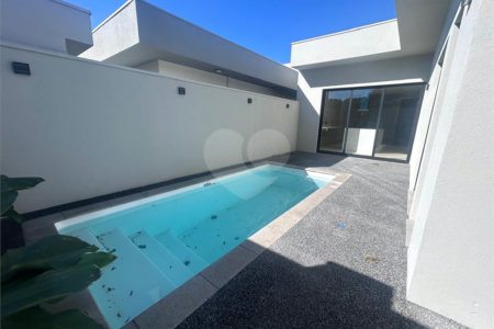 Casa em condomínio a venda.