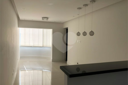 Lindo Apartamento com Varanda integrada