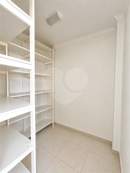 Apartamento com 3 dormitórios sendo 1 suíte à venda em Higienópolis, São Paulo - SP