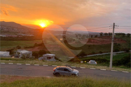 Terreno para venda com 368 metros quadrados em condomínio fechado Bom Jesus dos Perdoes SP.