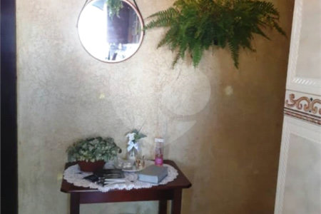 Casa versátil à venda: Casa com 2 Quartos, 3 Unidades Residenciais e Sala Comercial - Louveira