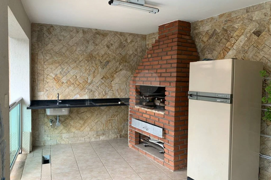 Excelente sobrado com piscina e churrasqueira