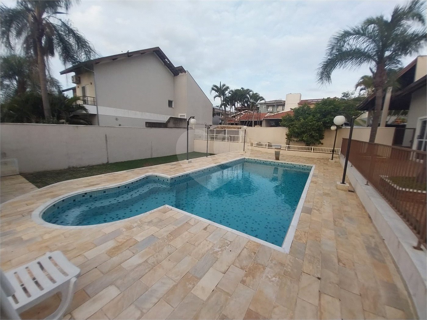 Casa Térrea Disponível para Locação e Venda no Condomínio Vilaggio Capriccio
