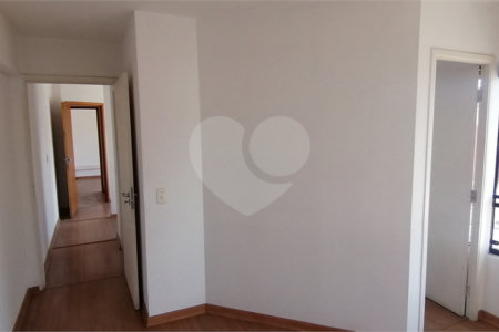 SALA COMERCIAL 55m2 Á VENDA NA VILA MARIANA (LADO DIREITO)