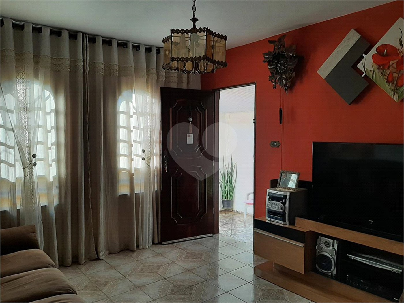 Casa com Salão Comercial no Aracy