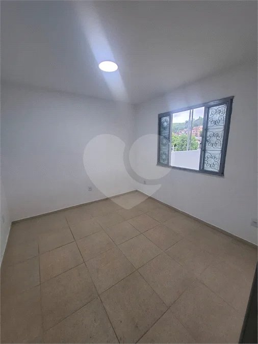 SOBRADO TIPO APARTAMENTO COM 1 QUARTO PARA LOCAÇÃO 153m² - SANTÍSSIMO