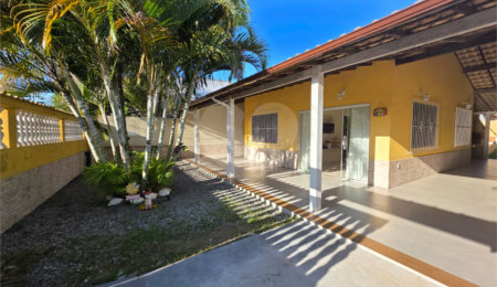 Casa à venda com 2 quartos em Caminho de Búzios, Cabo Frio, RJ